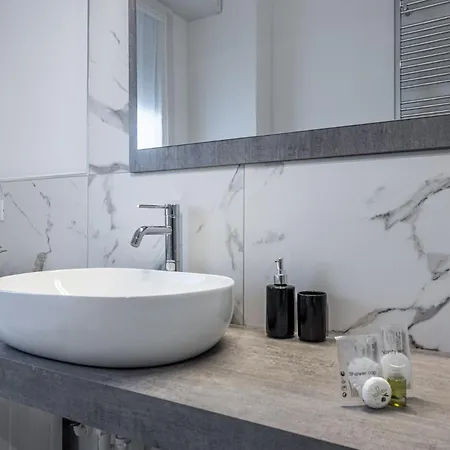 Brentahouse - 5 Stops To Duomo Centro By Metro M3 Appartamento
